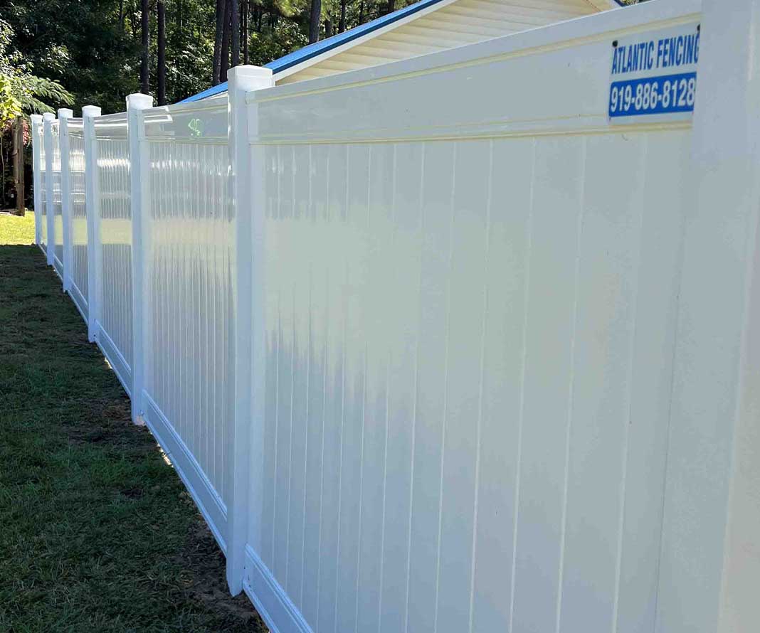 Vinyl fence company in the Youngsville North Carolina area.